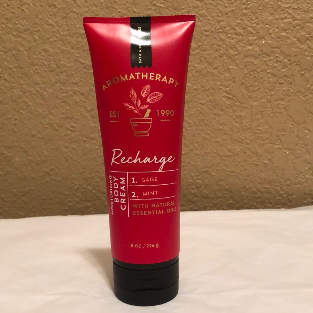NWT Bath and Body Works Aromatherapy Recharge Sage & Mint Body Cream. 8oz.